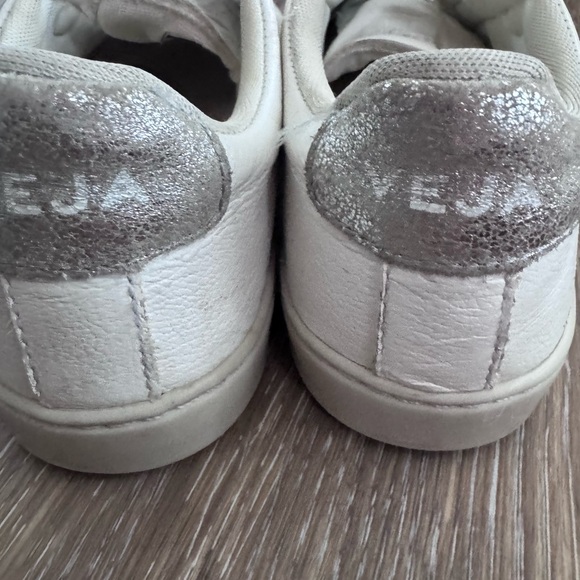 VEJA Esplar White Petal Silver Velcro Sneaker 2  kids - Picture 5 of 7